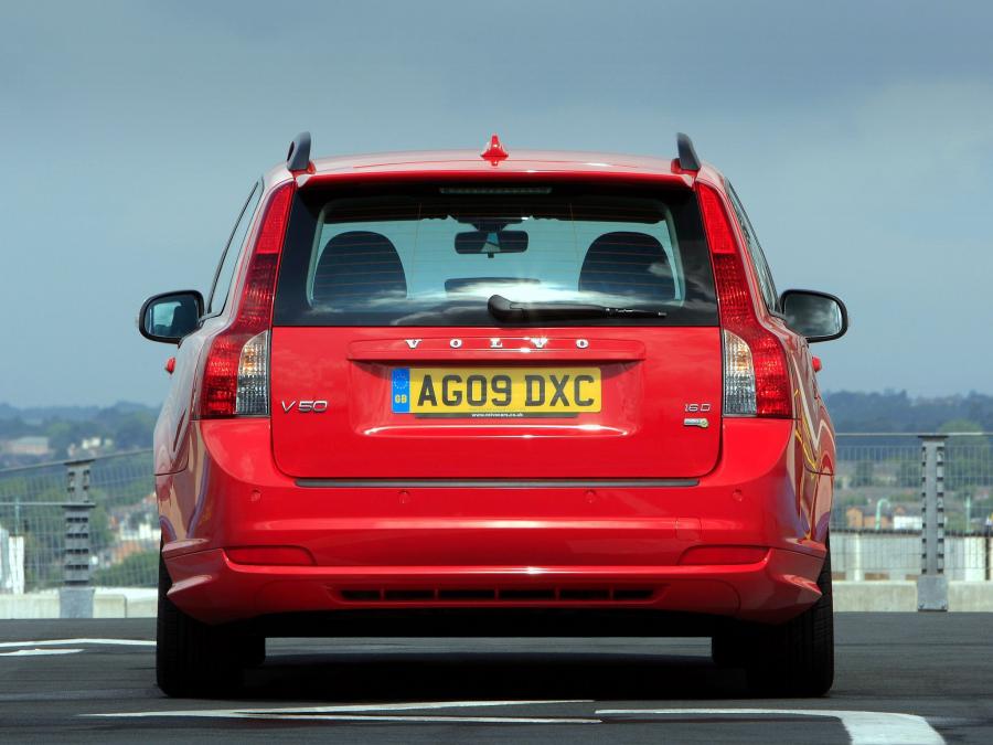  Volvo V50 DRIVe R-Design 2009 года  (UK) (фото 4 из 6)